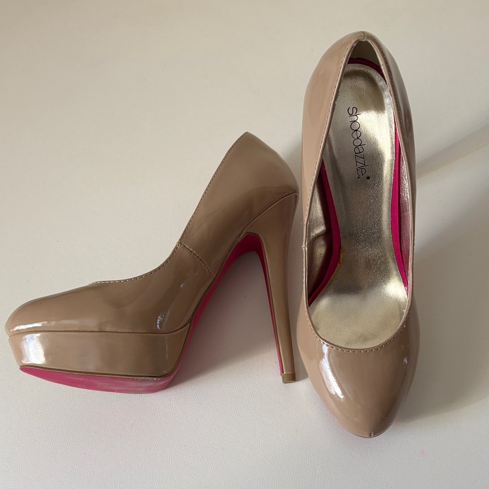 Shoe Dazzle Nude and Pink Platform Heels